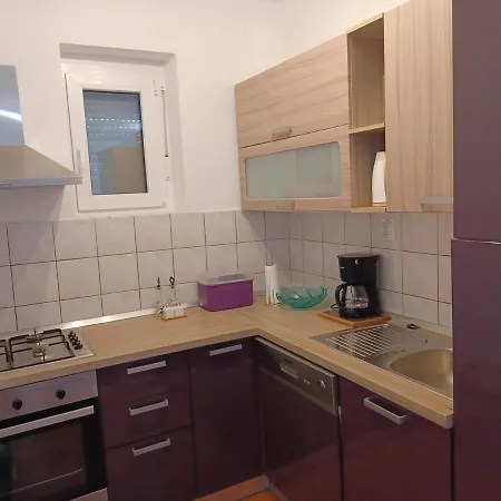 Dona باكاراتس